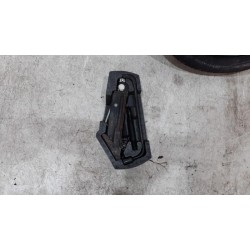 Peugeot - 107 - Krikset + reservewiel