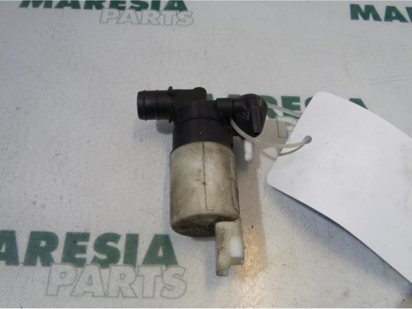Citroen - C5 - Scheibensprüherpumpe vorne
