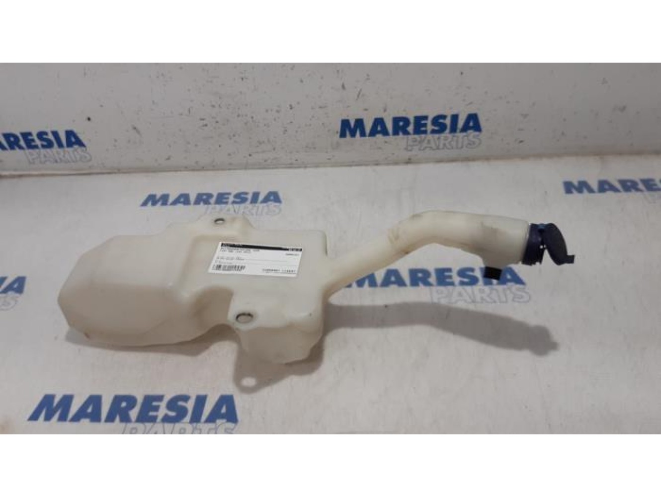 Fiat - 500 - Front windscreen washer reservoir
