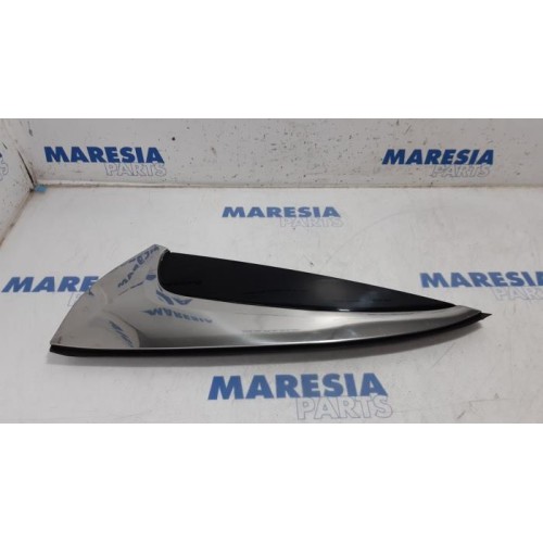 Citroen - C4 Picasso - C-style sealing cover left