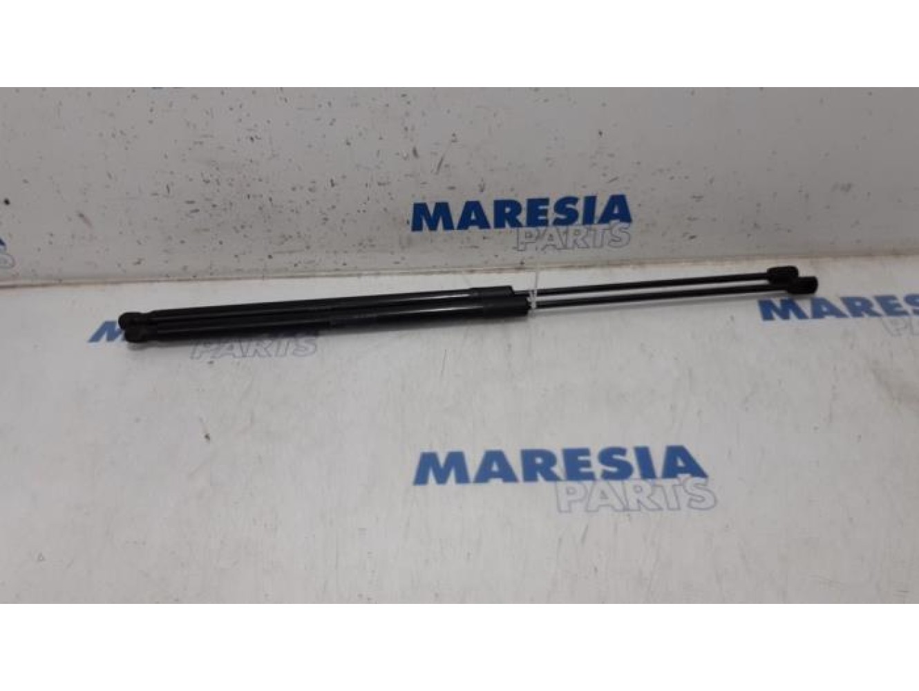 Citroen - C4 Picasso - Set Gasdempers Achterklep