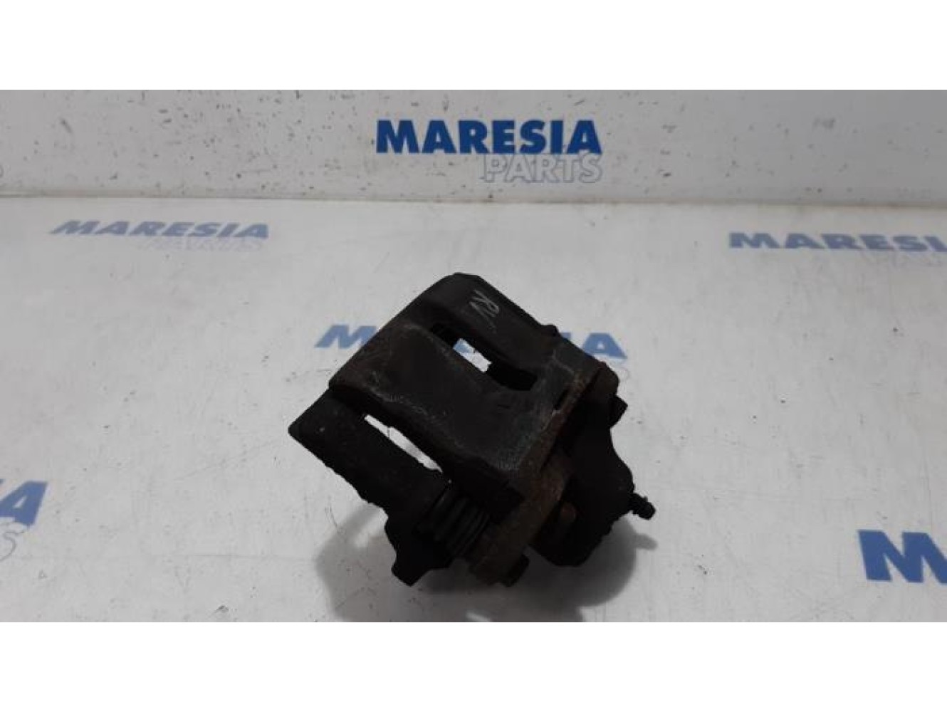 Renault - Twingo - Front brake calliper, right
