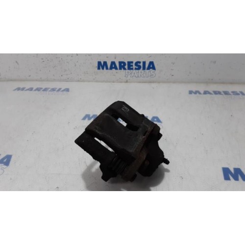 Renault - Twingo - Front brake calliper, right
