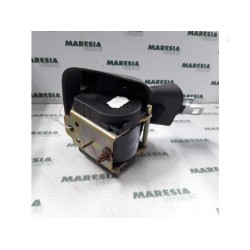 Renault - Megane - Rear seatbelt, centre