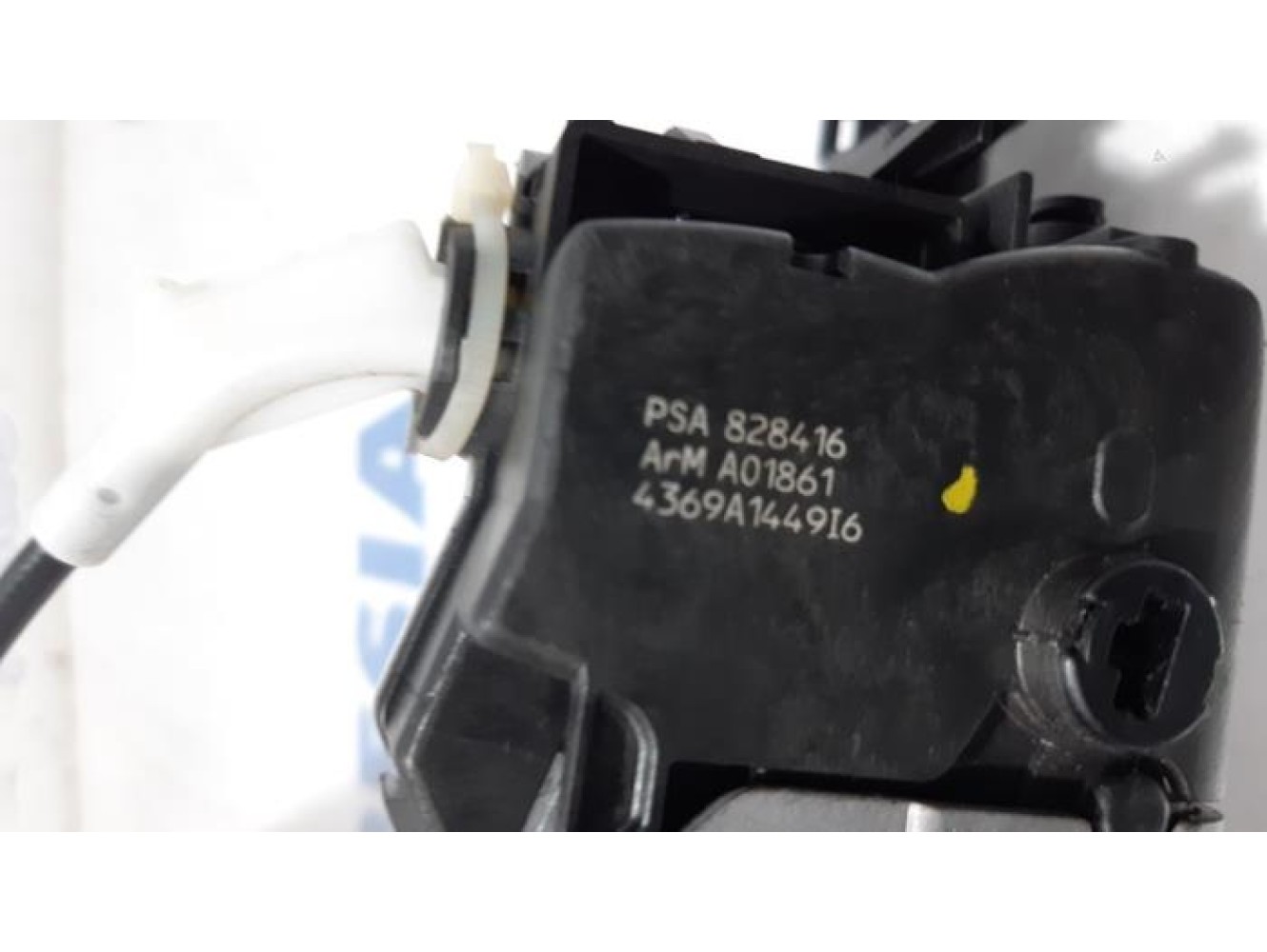 Citroen - Berlingo - Sliding door lock mechanism, right