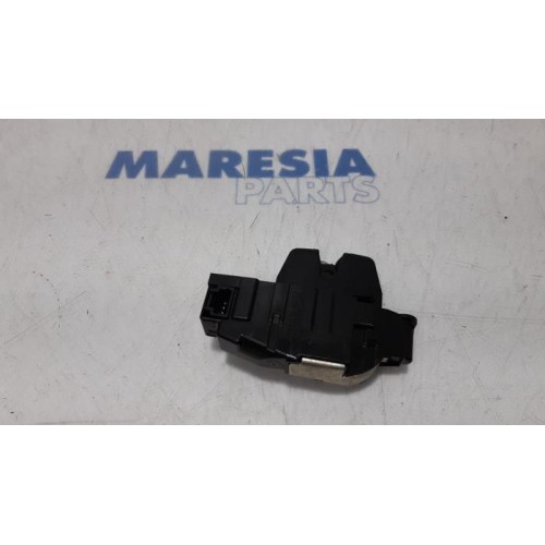 Citroen - Berlingo - Tailgate lock mechanism