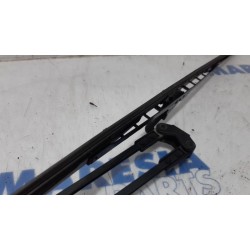 Peugeot - 107 - Front wiper arm