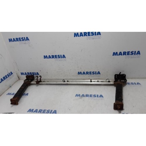 Renault - Megane - Radiator bar
