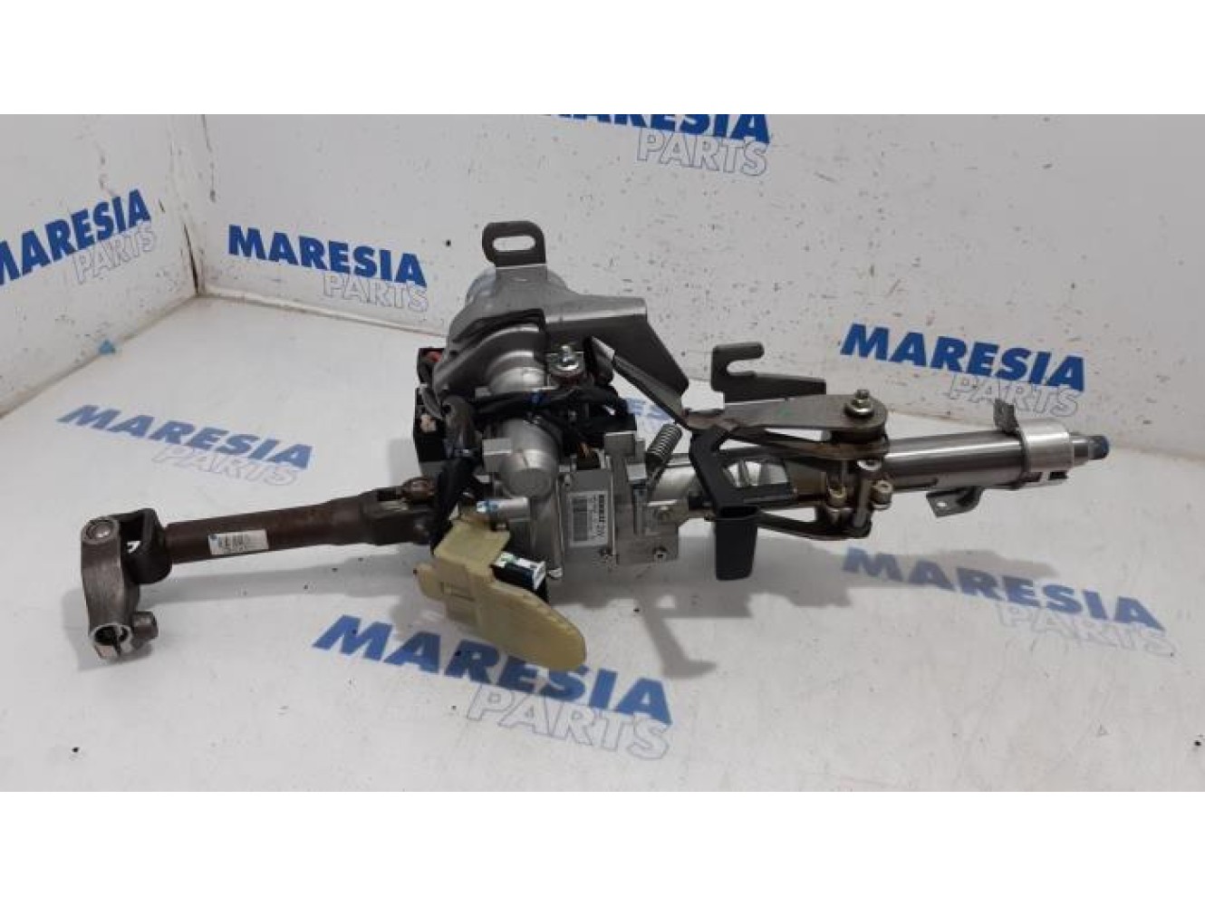Renault - Megane - Steering column housing