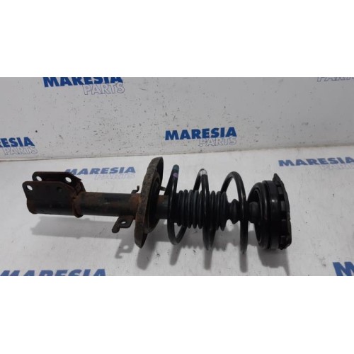 Renault - Megane - Front shock absorber rod, left