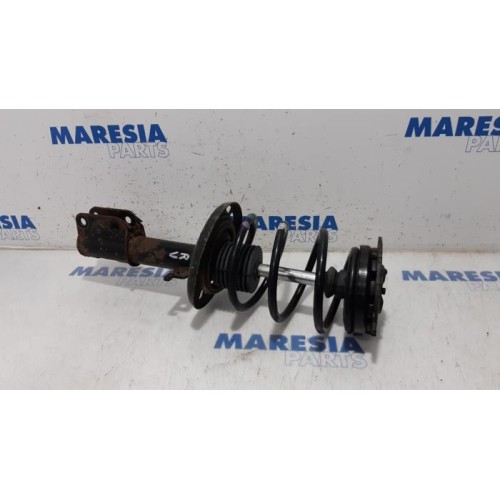 Renault - Megane - Front shock absorber rod, right