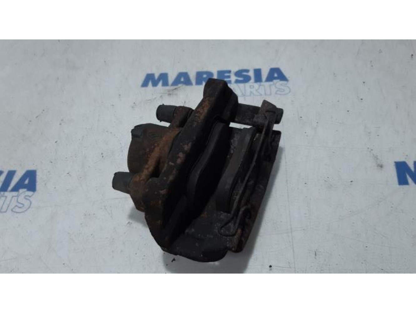 Renault - Megane - Front brake calliper, right