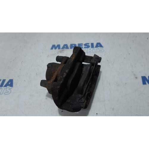 Renault - Megane - Front brake calliper, right