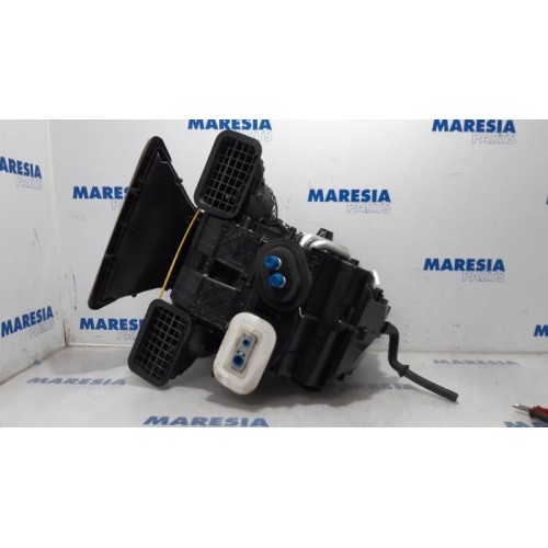 Opel - Vivaro - Heater housing