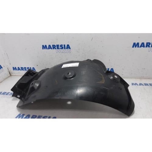 Renault - Megane - Wheel arch liner