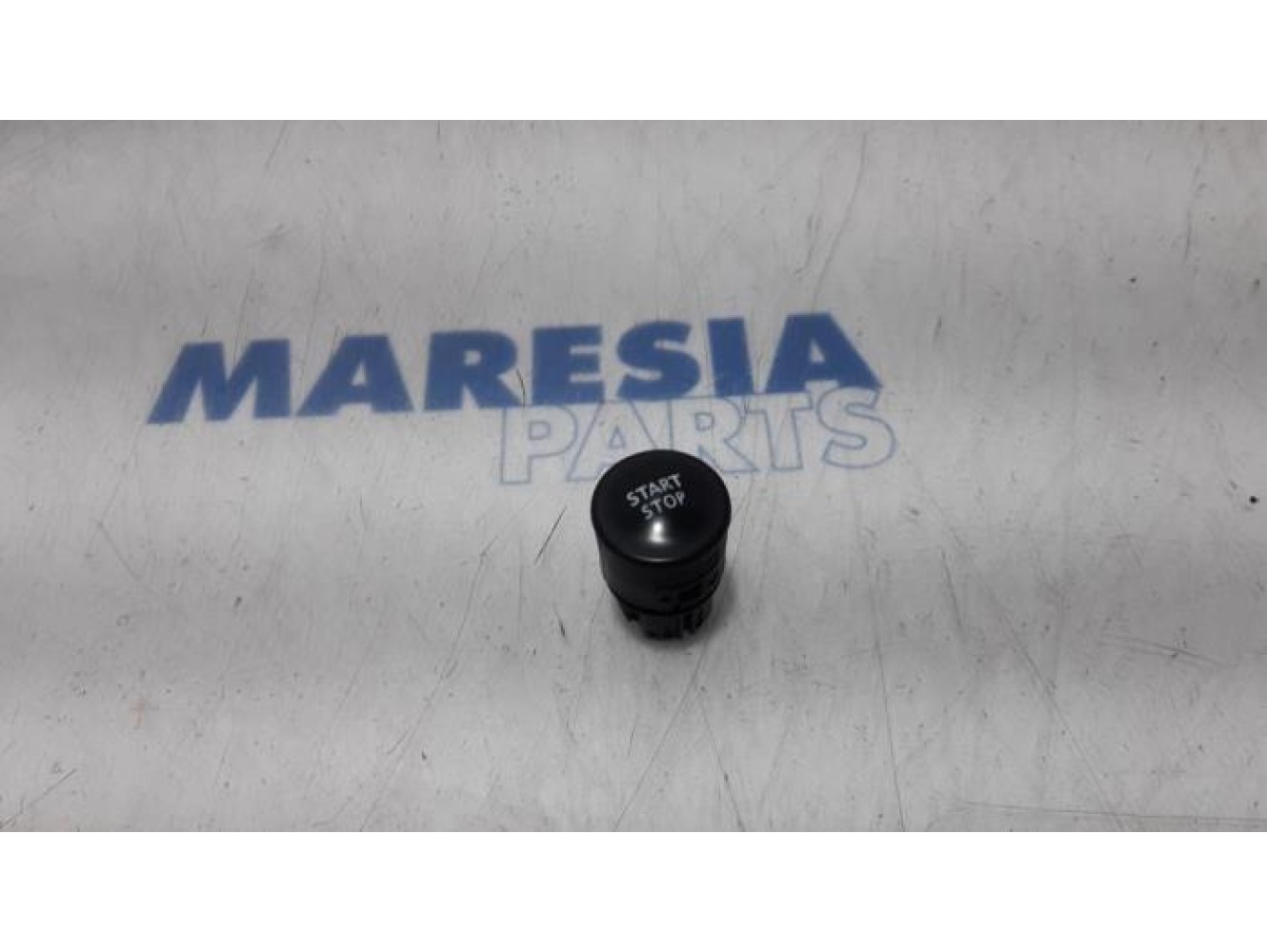 Renault - Megane - Start/stop switch