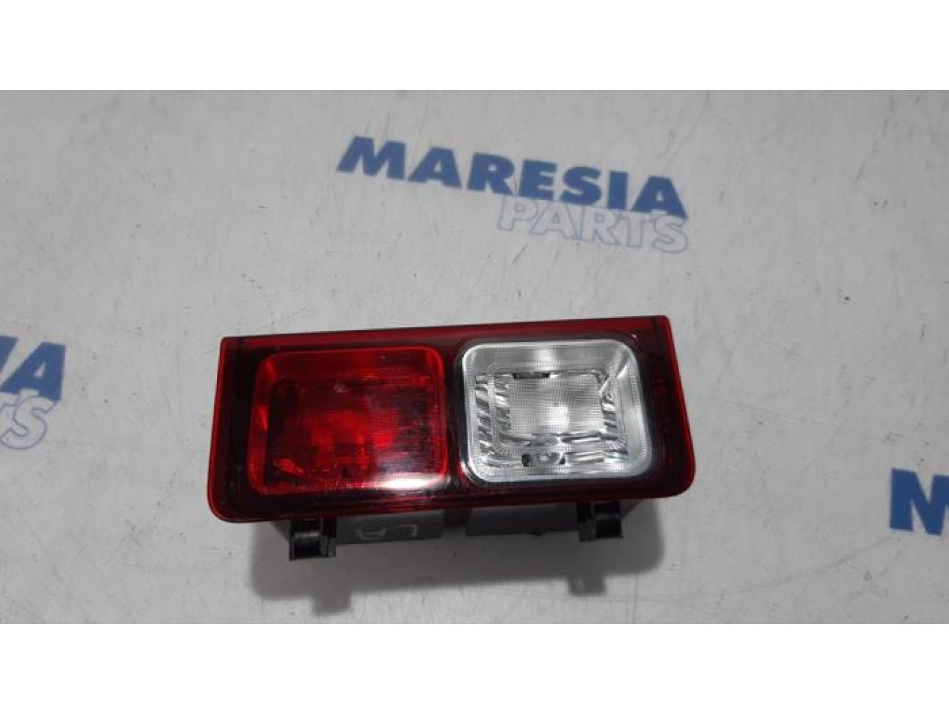 Opel - Vivaro - Rear fog light