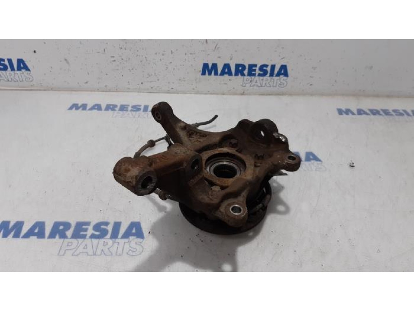 Opel - Vivaro - Knuckle, front right