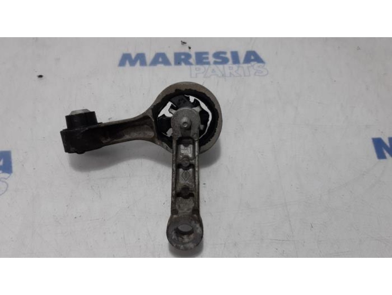 Opel - Vivaro - Engine mount