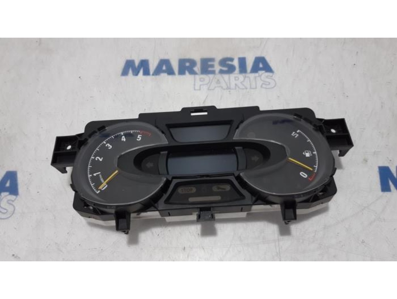 Opel - Vivaro - Instrument panel