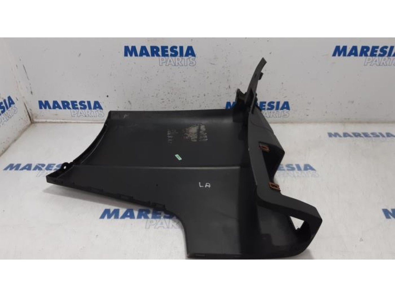 Opel - Vivaro - Rear bumper component, left