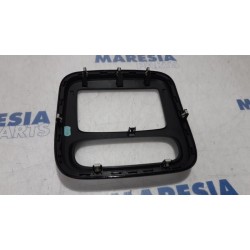 Opel - Vivaro - Radio omlijsting