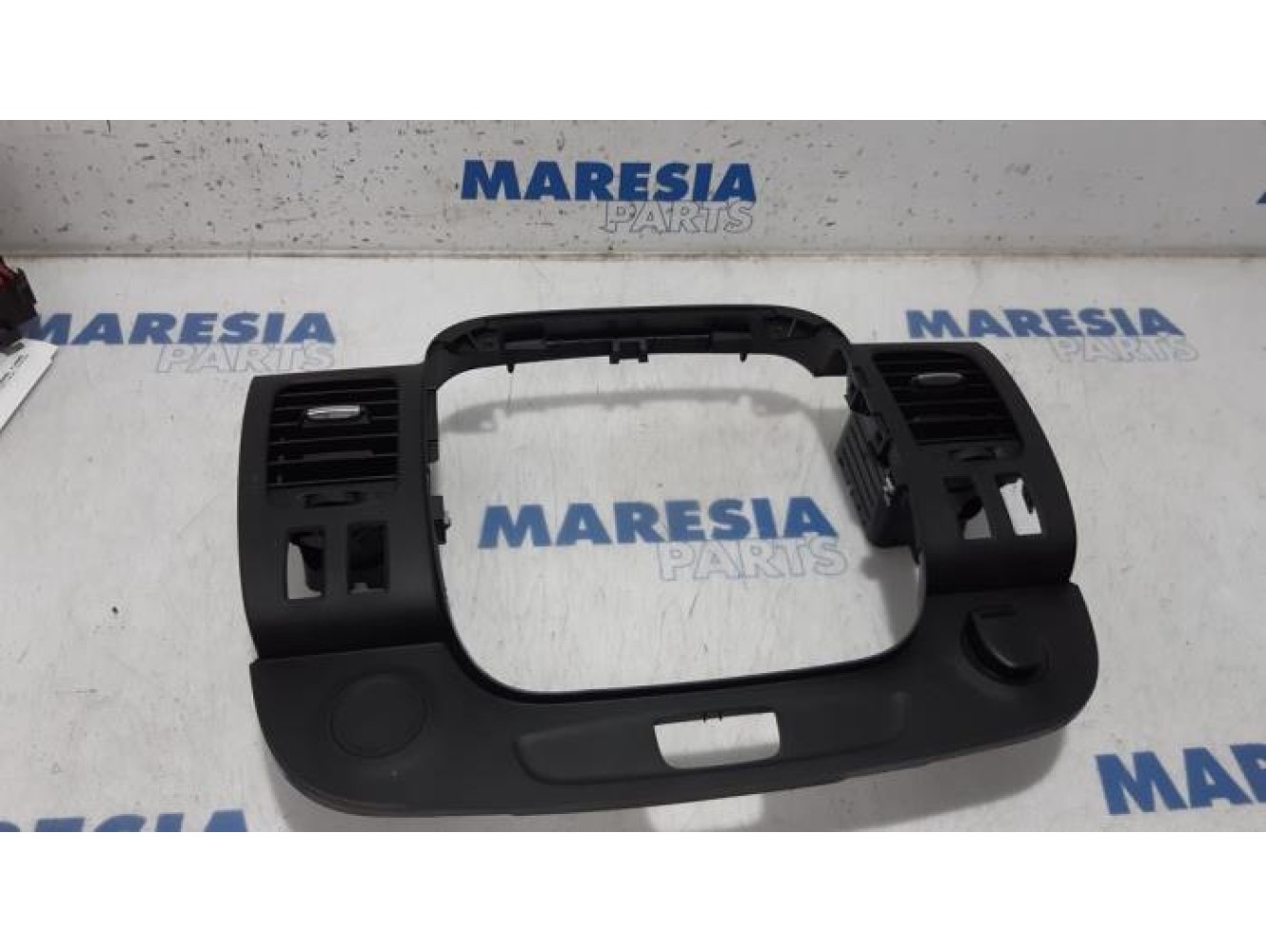 Opel - Vivaro - Dashboard vent