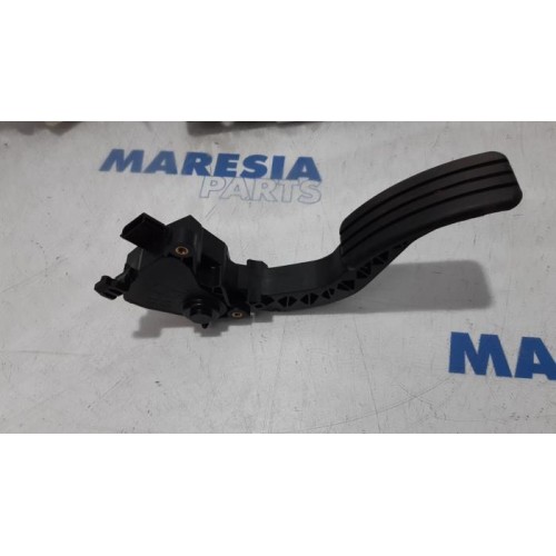 Opel - Vivaro - Gaspedalposition Sensor