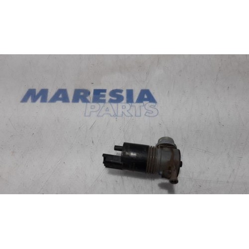 Opel - Vivaro - Windscreen washer pump
