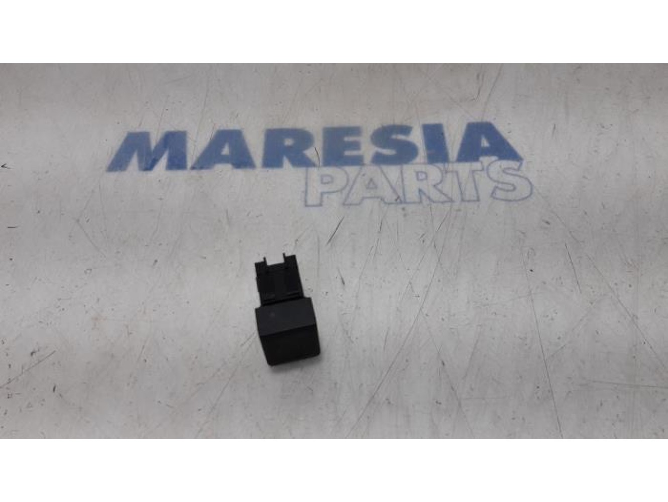 Opel - Vivaro - Switch