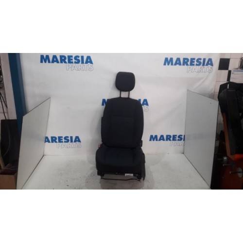 Renault - Grand Scenic - Seat, left