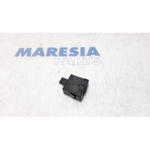 Citroen - C3 - AIH headlight switch