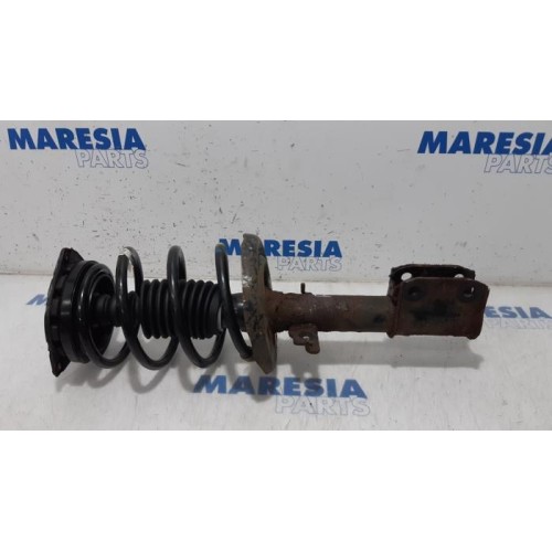 Renault - Grand Scenic - Front shock absorber rod, right