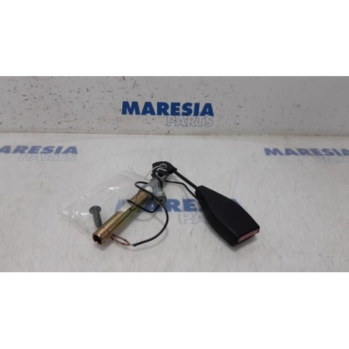 Renault - Twingo - Gordelspanner links