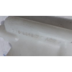 Renault - Twingo - Front windscreen washer reservoir