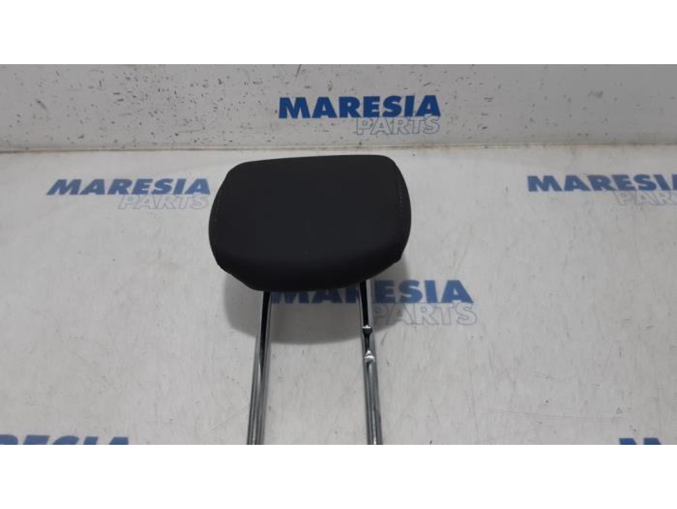Renault - Megane - Headrest