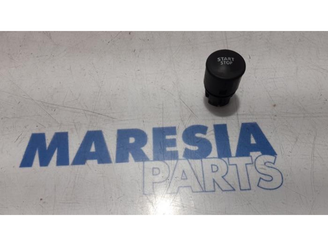 Renault - Grand Scenic - Start/stop switch