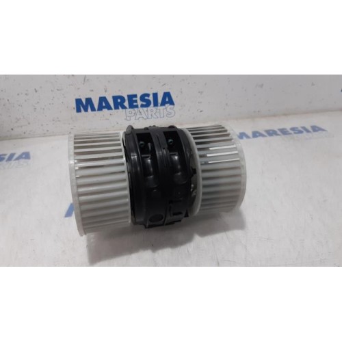 Renault - Grand Scenic - Heating and ventilation fan motor