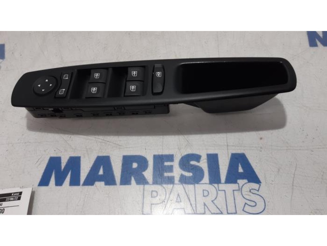 Renault - Grand Scenic - Multi-functional window switch
