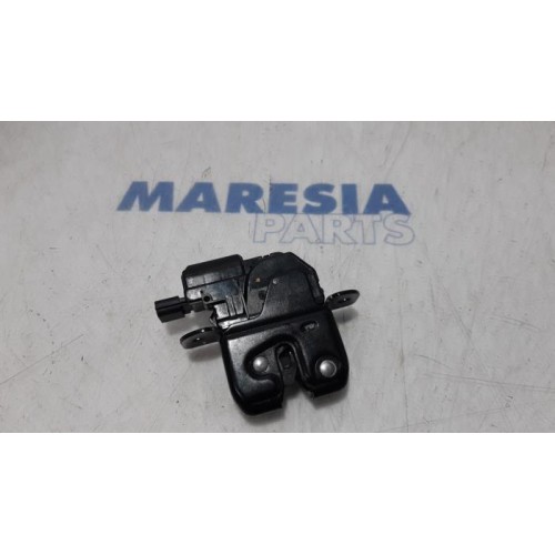 Renault - Grand Scenic - Tailgate lock mechanism