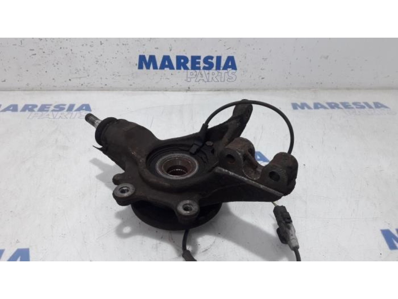 Peugeot - 308 - Achsschenkel links vorne