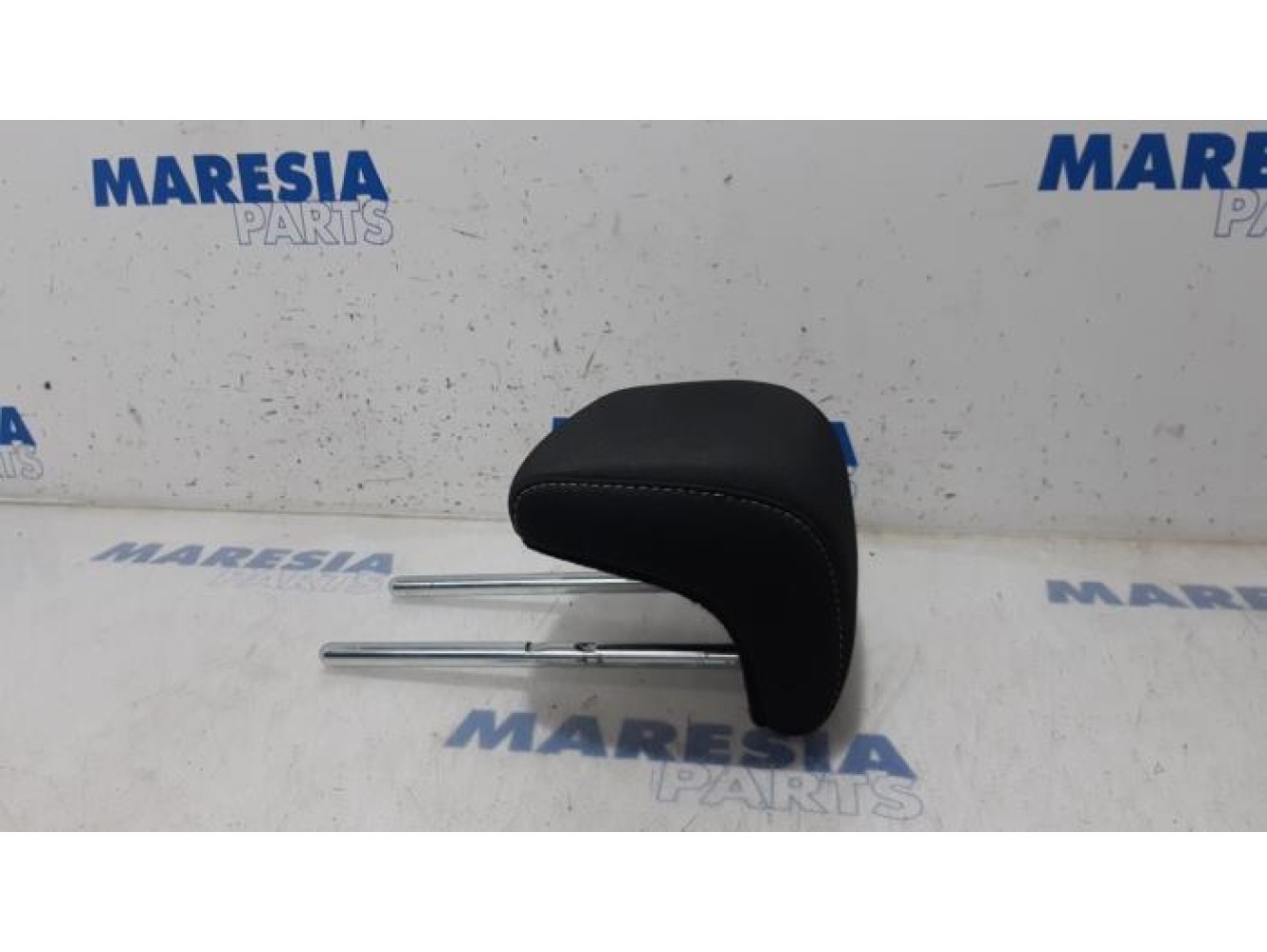 Renault - Megane - Headrest
