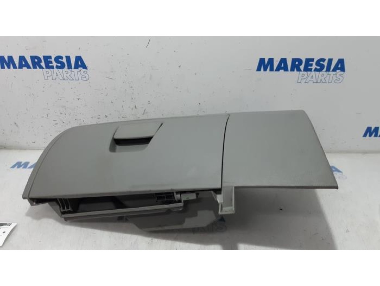 Peugeot - Boxer - Glovebox