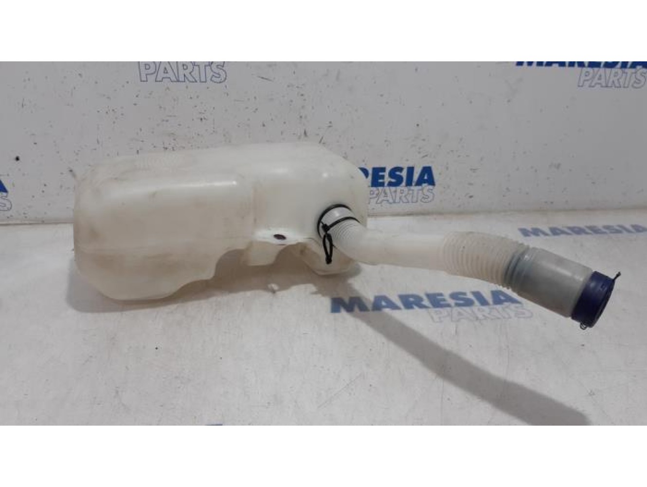 Peugeot - Boxer - Front windscreen washer reservoir