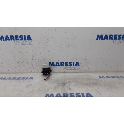 Renault - Clio - Heater resistor