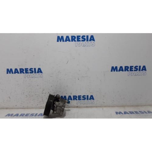 Renault - Espace - Power steering pump