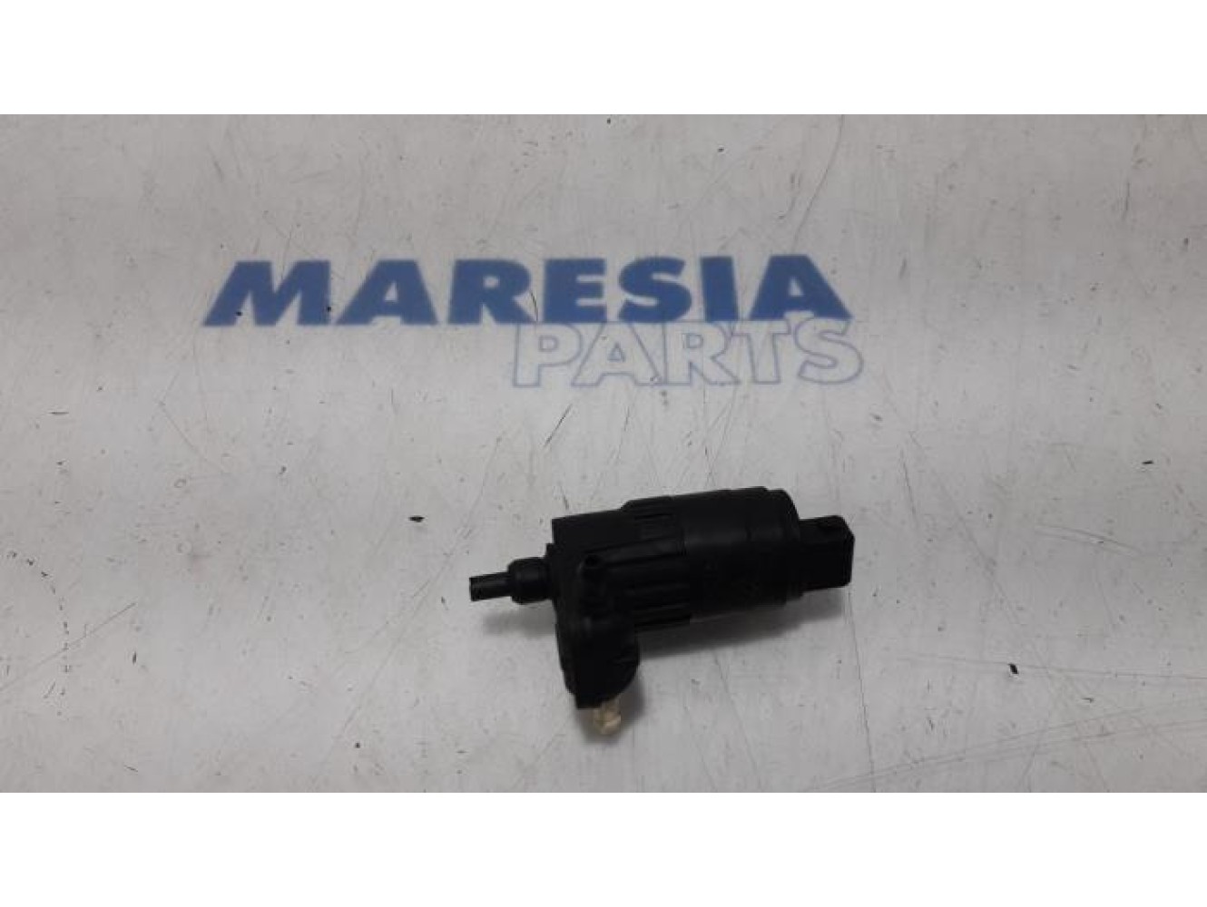 Fiat - 500 - Scheibensprüherpumpe vorne