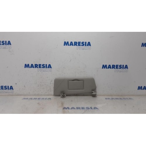 Renault - Clio - Sun visor
