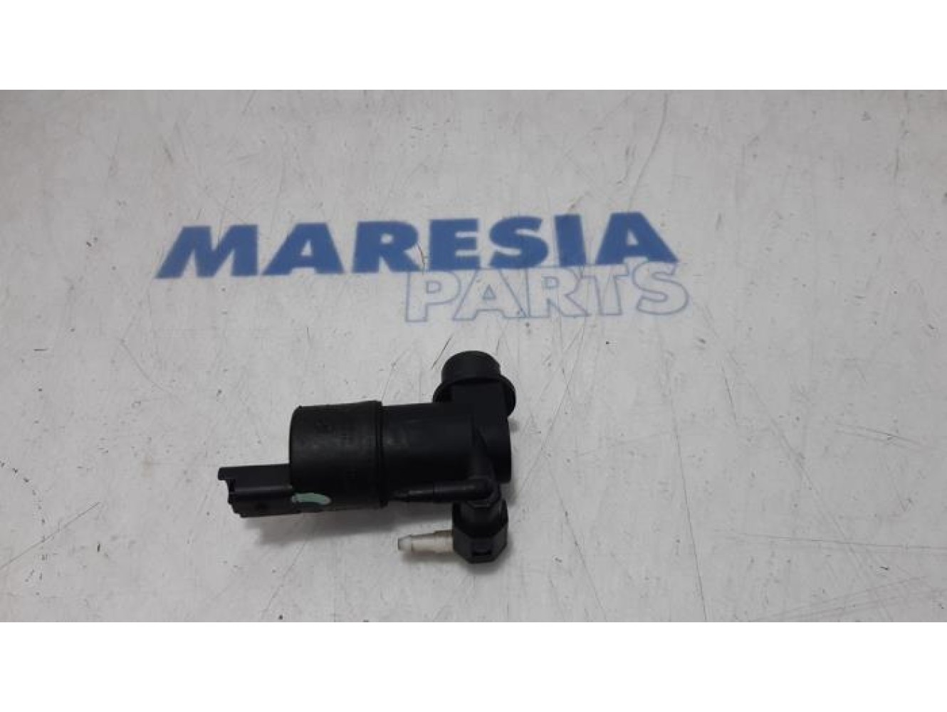 Citroen - DS3 - Windscreen washer pump