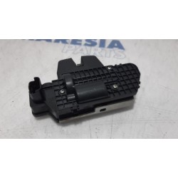 Citroen - DS3 - Tailgate lock mechanism